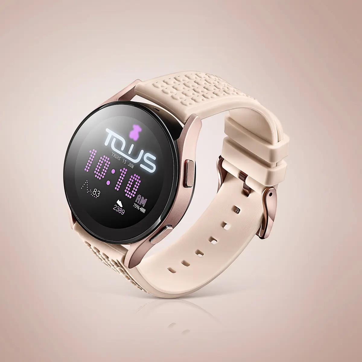 Smartwatch Tous en oro rosa con la pantalla encendida · Fotografía de producto, TimeLäB Studio Barcelona