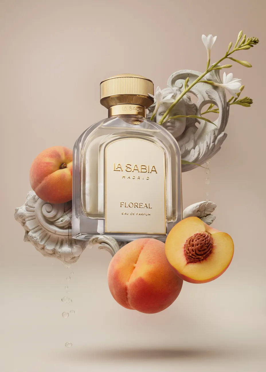 Una fragancia cálida con melocotones y flor · Fotografía de producto, TimeLäB Studio Barcelona